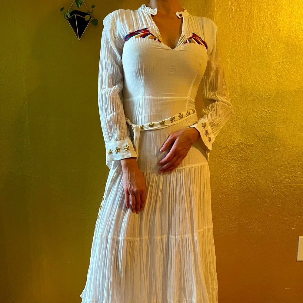 Beautiful elegant dress. Size small. Pure cotton. No damage